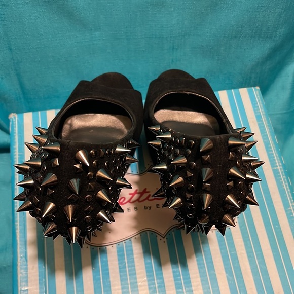 Bettie Page Spiked Black Velvet Heels Nikolette 7 - Picture 5 of 6